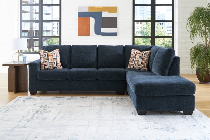 Aviemore 2-Piece Sectional with Chaise - Image 4