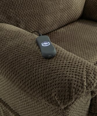Shadowboxer Power Lift Recliner - Image 14