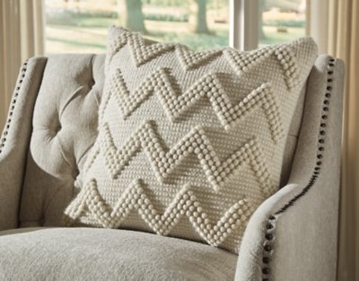 Amie Pillow - Image 5