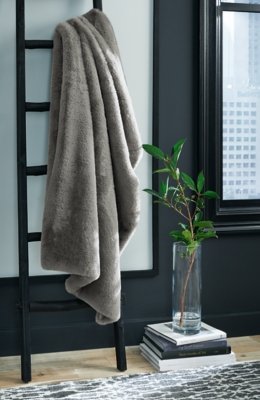 Gariland Throw (Set of 3) - Image 3