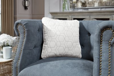 Laranae Pillow - Image 3