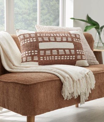 Ackford Pillow - Image 3
