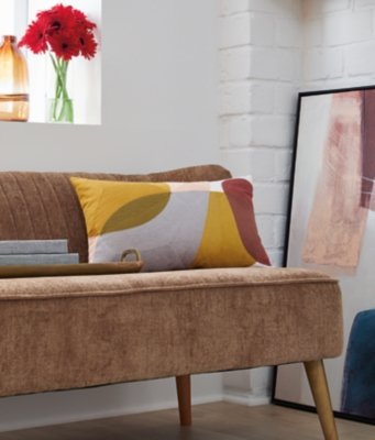 Varness Pillow - Image 3