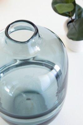 Lemmitt Vase - Image 4