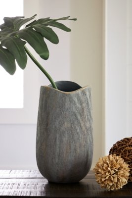 Iverly Vase - Image 3