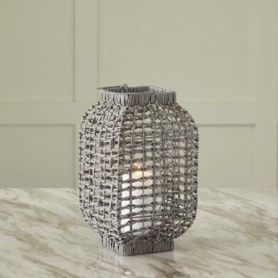 Evonne Lantern - Image 3
