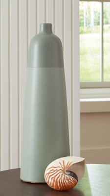 Peerland Vase - Image 3