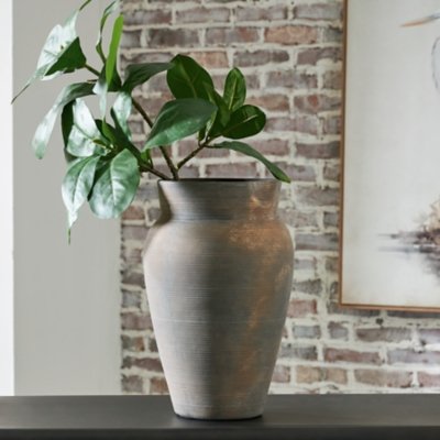 Brickmen Vase - Image 3