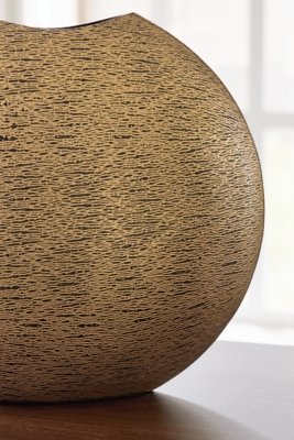 Iansboro Vase - Image 5