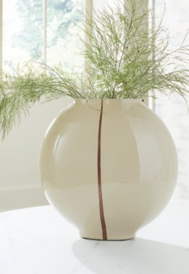 Sheabourne Vase - Image 3