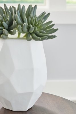 Karenton Vase - Image 5