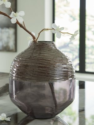 Harpwick Vase - Image 3