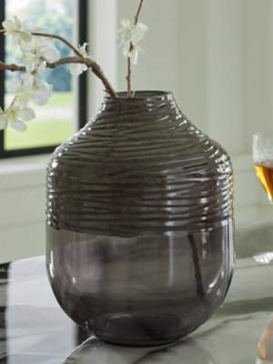 Harpwick Vase - Image 3