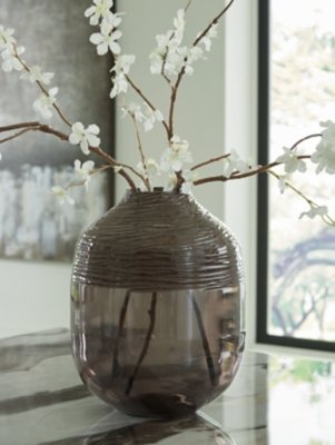 Harpwick Vase - Image 3