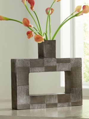 Wrengrove Vase - Image 3
