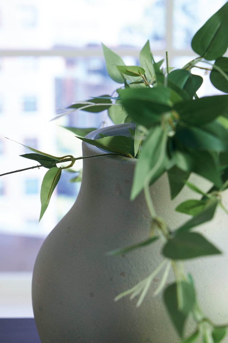 Baychester Vase - Image 4