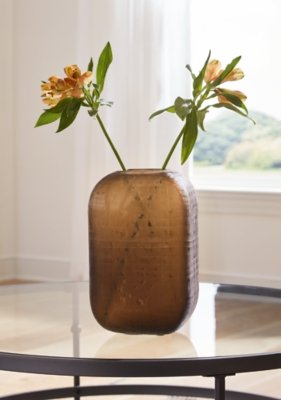Capard Vase - Image 3