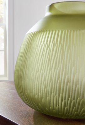 Scottyard Vase - Image 4