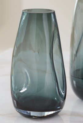 Beamund Vase - Image 4