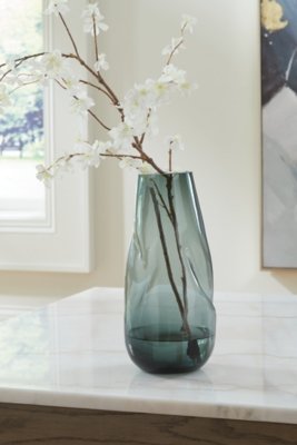 Beamund Vase - Image 3
