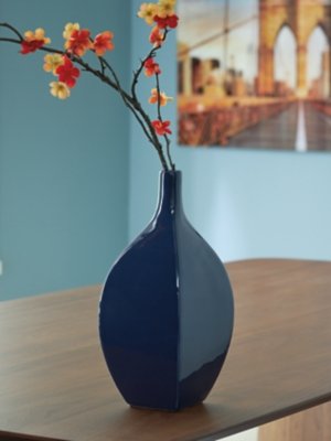 Abtinson Vase - Image 3