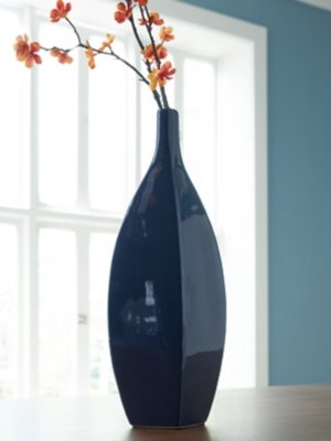 Abtinson Vase - Image 3