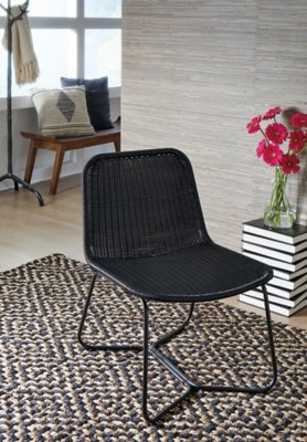 Daviston Accent Chair - Image 3