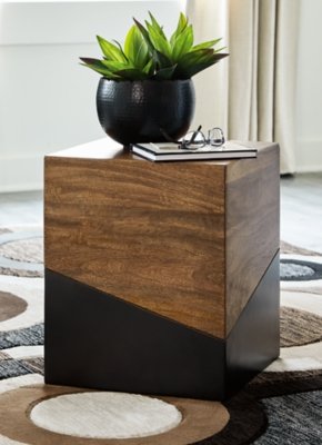 Trailbend Accent Table - Image 9