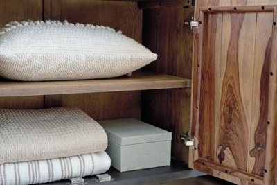 Bellwick Accent Cabinet - Image 10