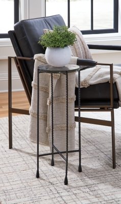 Newgoren Accent Table - Image 3