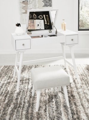 Thadamere Vanity with Stool - Image 8