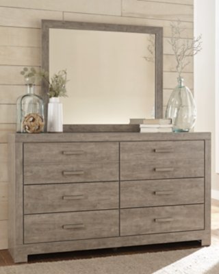 Culverbach King Panel Bed, Dresser, Mirror and Nightstand - Image 9
