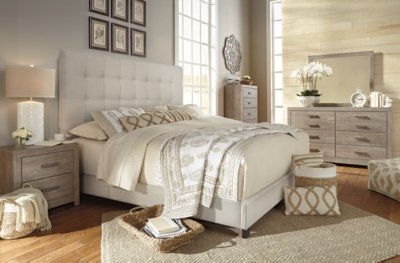Dolante Queen Upholstered Bed - Image 9