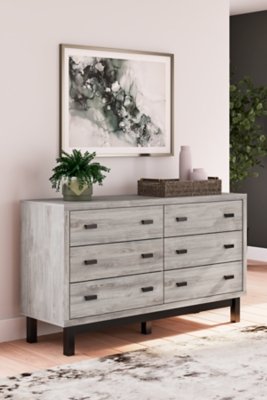 Vessalli King Panel Bed, Dresser and Mirror - Image 21