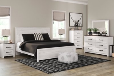 Gerridan King Panel Bed, Dresser, Chest and 2 Nightstands - Image 23