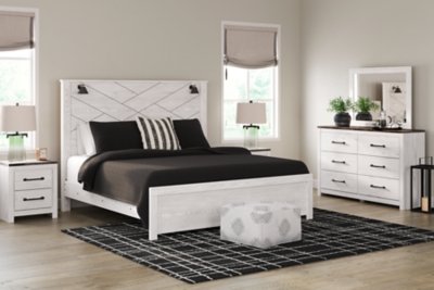 Gerridan King Panel Bed, Dresser, Mirror and Nightstand - Image 19