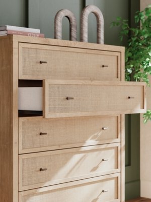 Cielden Chest of Drawers - Image 11