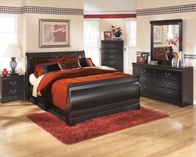 Huey Vineyard Full Sleigh Bed, Chest and 2 Nightstands - Image 9