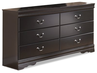 Huey Vineyard Queen Sleigh Bed, Dresser, Chest and Nightstand - Image 3
