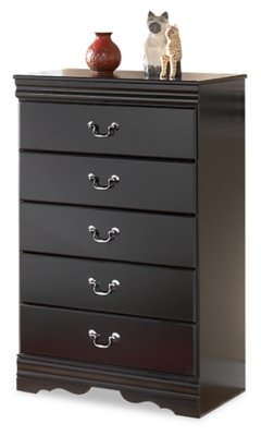 Huey Vineyard Queen Sleigh Bed, Dresser, Chest and Nightstand - Image 4