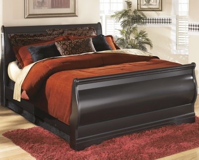 Huey Vineyard Queen Bed with Mirrored Dresser and Nightstand - Image 8
