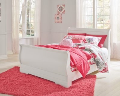 Anarasia Full Sleigh Bed, Dresser and Nightstand - Image 7