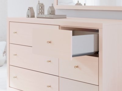 Wistenpine Dresser and Mirror - Image 9