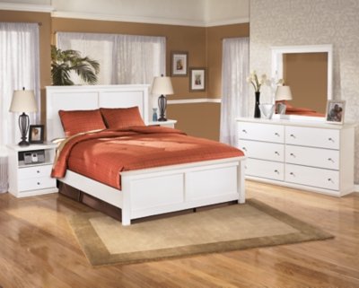 Bostwick Shoals Queen Panel Bed, Dresser, Mirror and Nightstand - Image 8