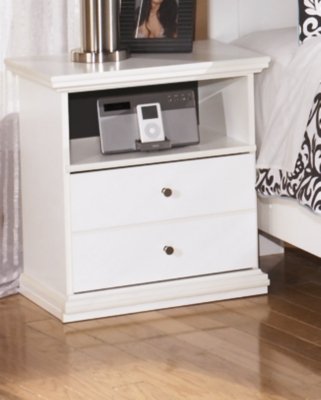 Bostwick Shoals Queen Panel Bed with Mirrored Dresser, Chest and 2 Nightstands - Image 5
