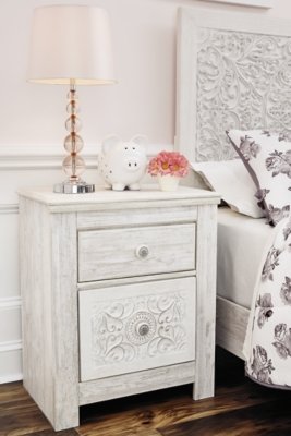 Paxberry Nightstand - Image 8