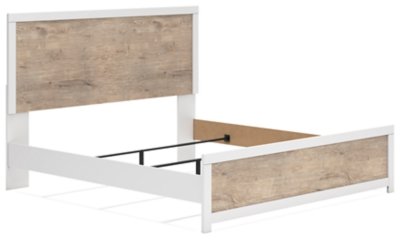 Charbitt King Panel Bed - Image 3