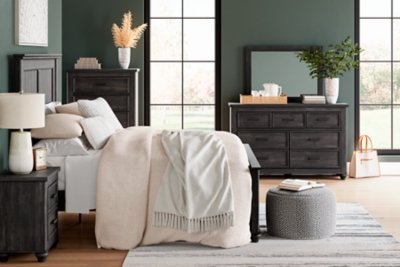 Gardanza King Panel Bed - Image 9