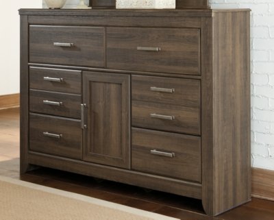 Juararo Queen Poster Bed and Dresser - Image 10