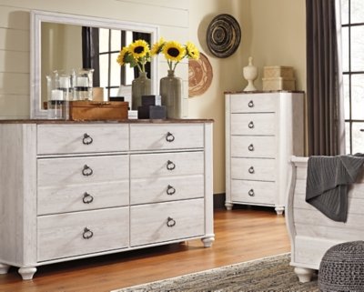 Willowton King Sleigh Bed, Dresser and Nightstand - Image 11